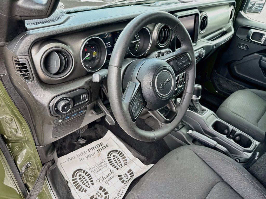 Certified 2023 Jeep Wrangler Unlimited w/ Sun & Screen Package AWD/4WD image 10