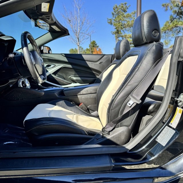 Used 2018 Chevrolet Camaro SS image 28
