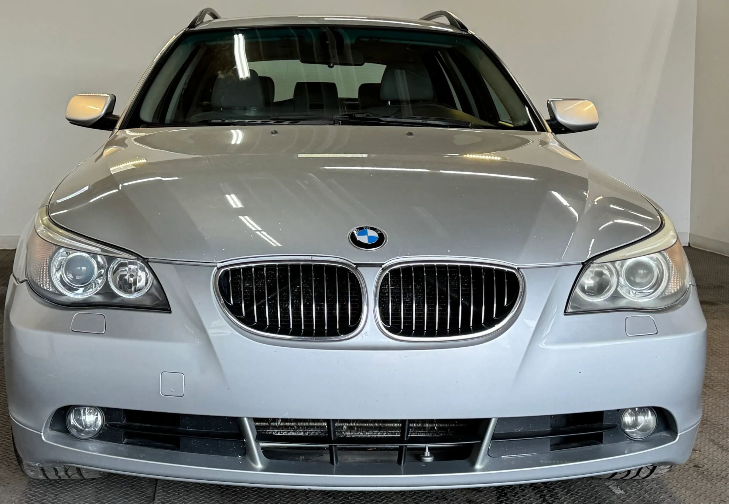 Used 2006 BMW 530xi Wagon image 3