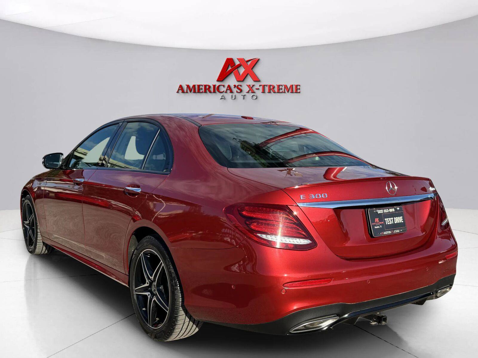 Used 2018 Mercedes-Benz E 300 4MATIC image 4