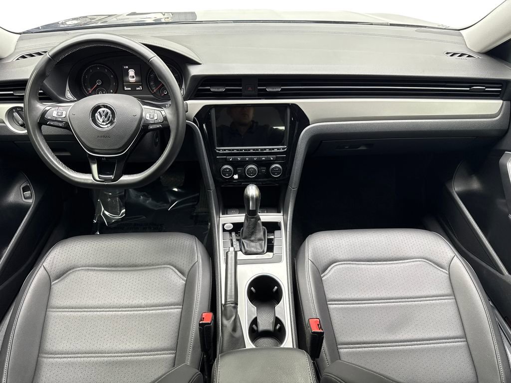 Used 2022 Volkswagen Passat 2.0T SE FWD image 49