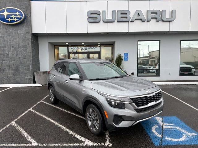 Used 2023 Kia Seltos LX image 1