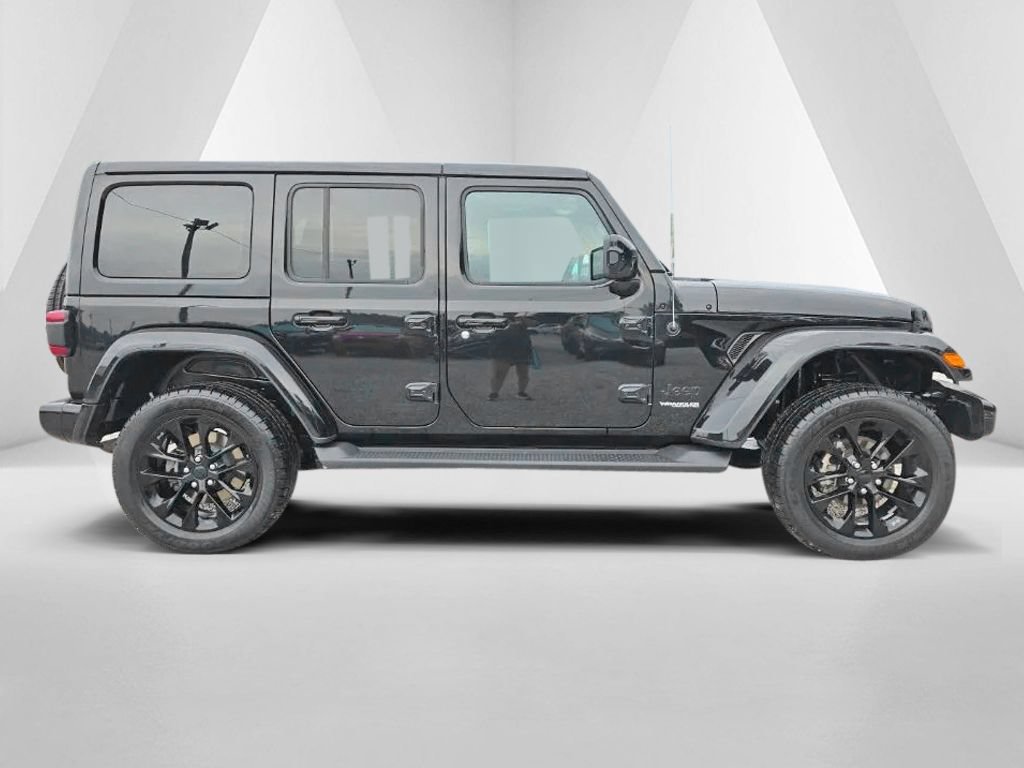 Used 2021 Jeep Wrangler Unlimited Sahara AWD/4WD image 4