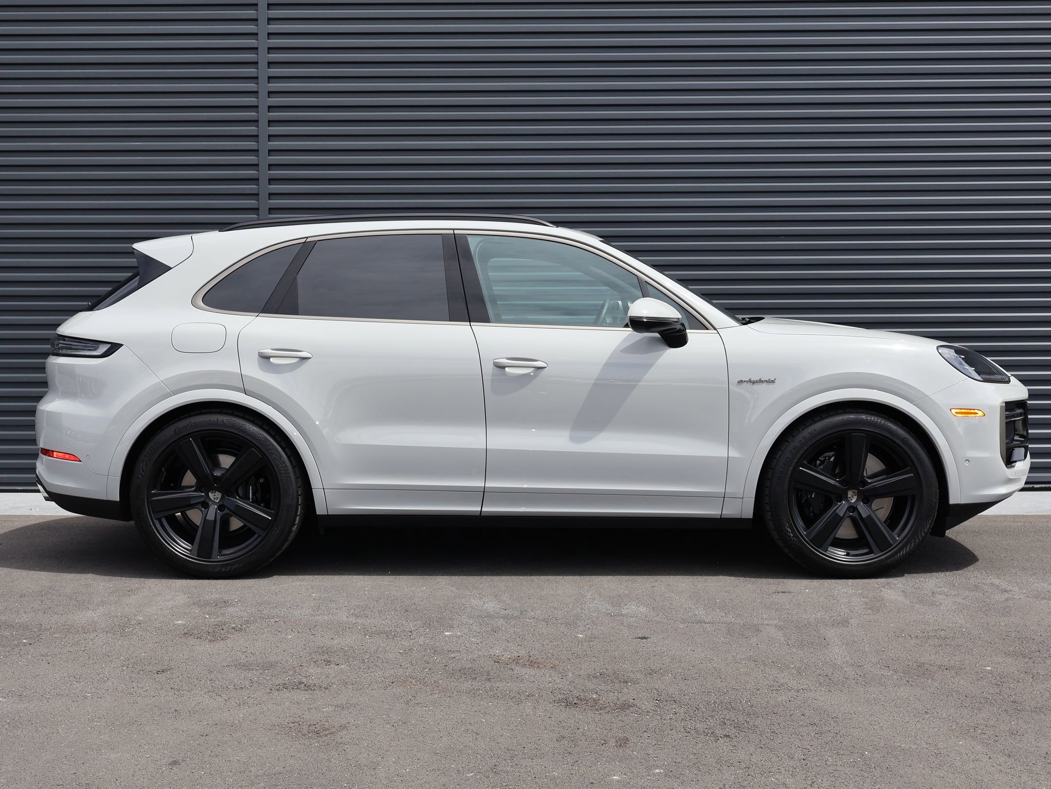 Used 2025 Porsche Cayenne Turbo image 8
