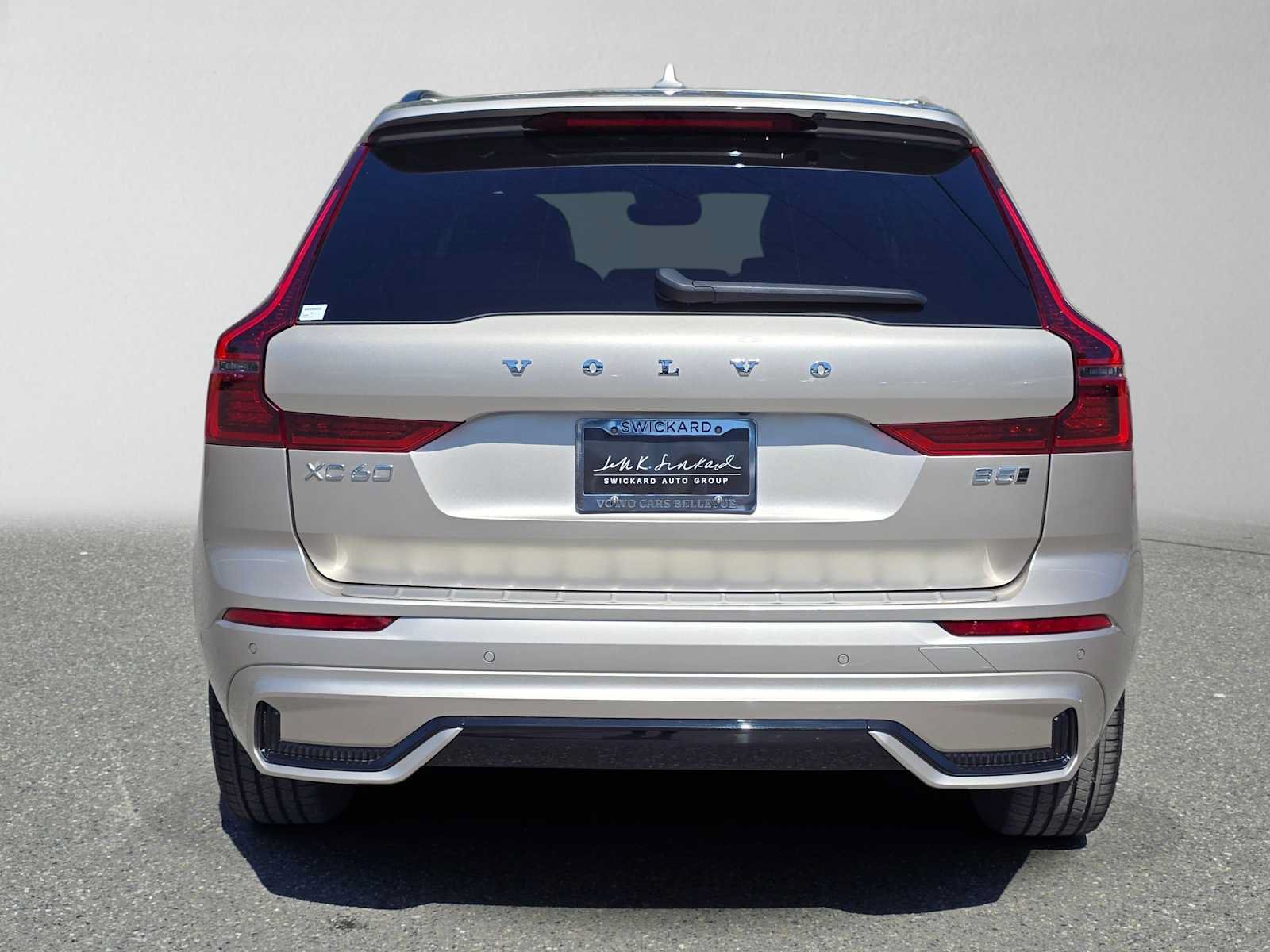 Used 2026 Volvo XC60 B5 Plus w/ Protection Package Premier AWD/4WD image 4