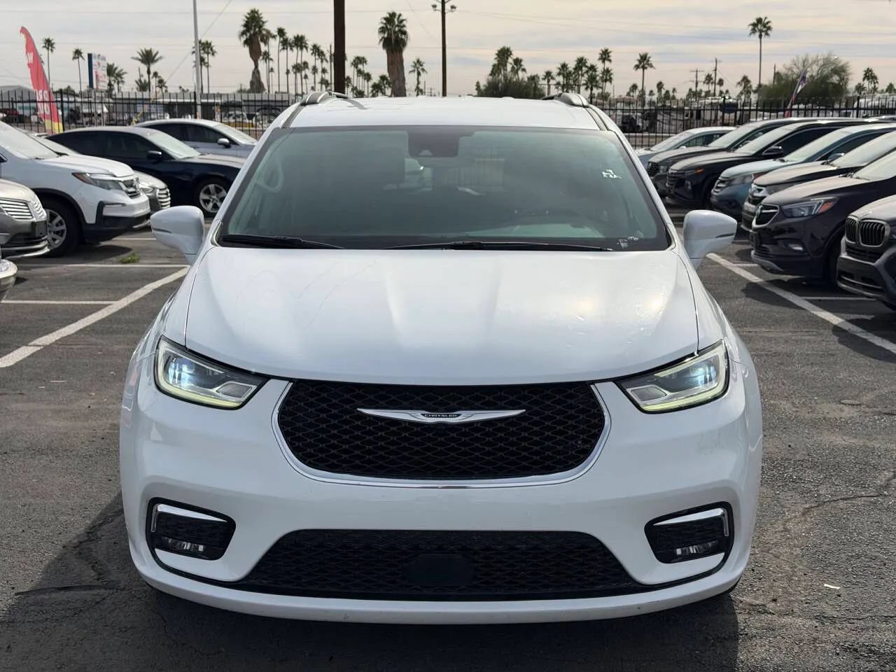Used 2021 Chrysler Pacifica Touring FWD image 14