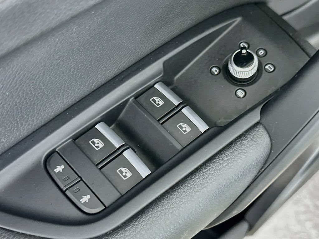 Used 2020 Audi Q5 2.0T Premium w/ Titanium Sport Package AWD/4WD image 20