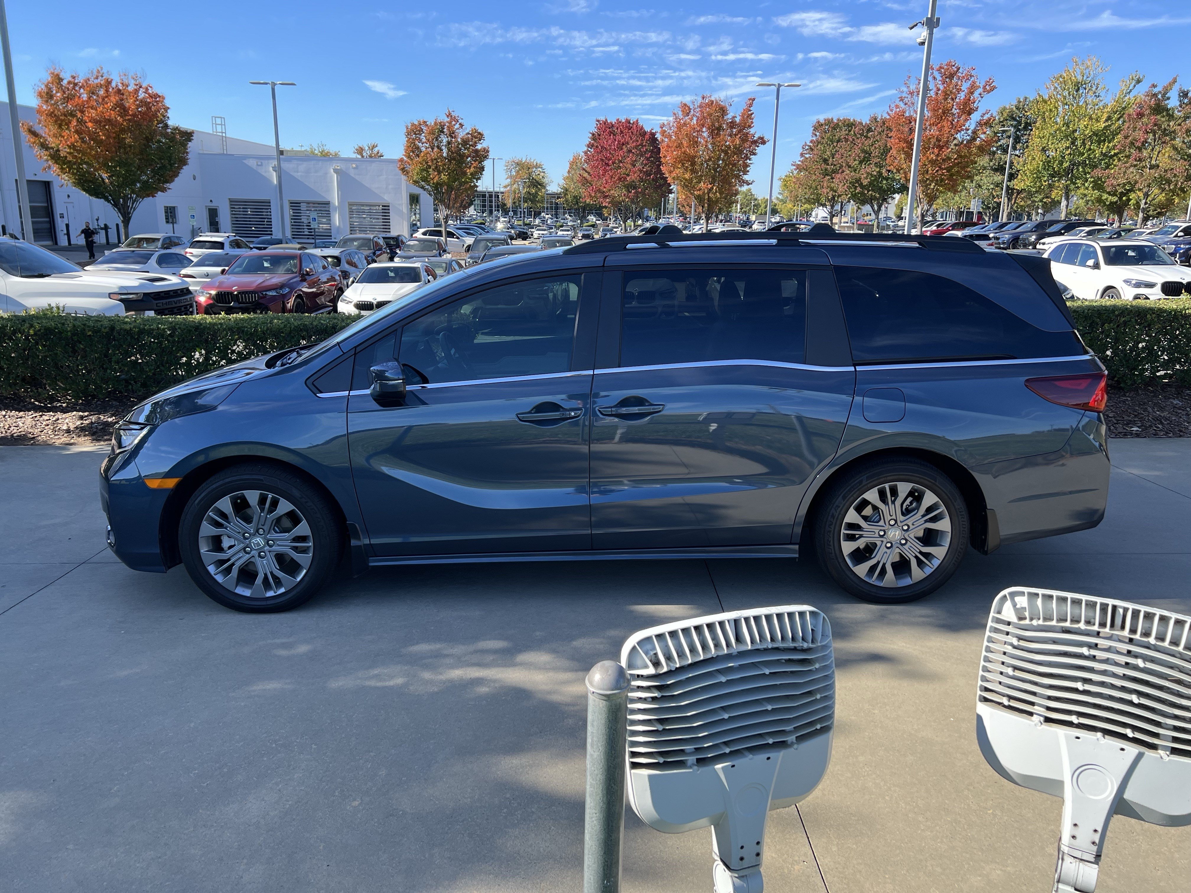 Used 2025 Honda Odyssey Touring image 6