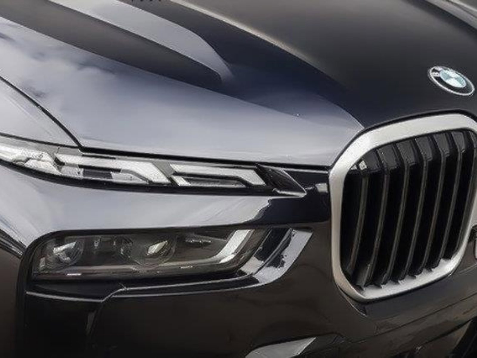 Used 2023 BMW X7 M60i image 6