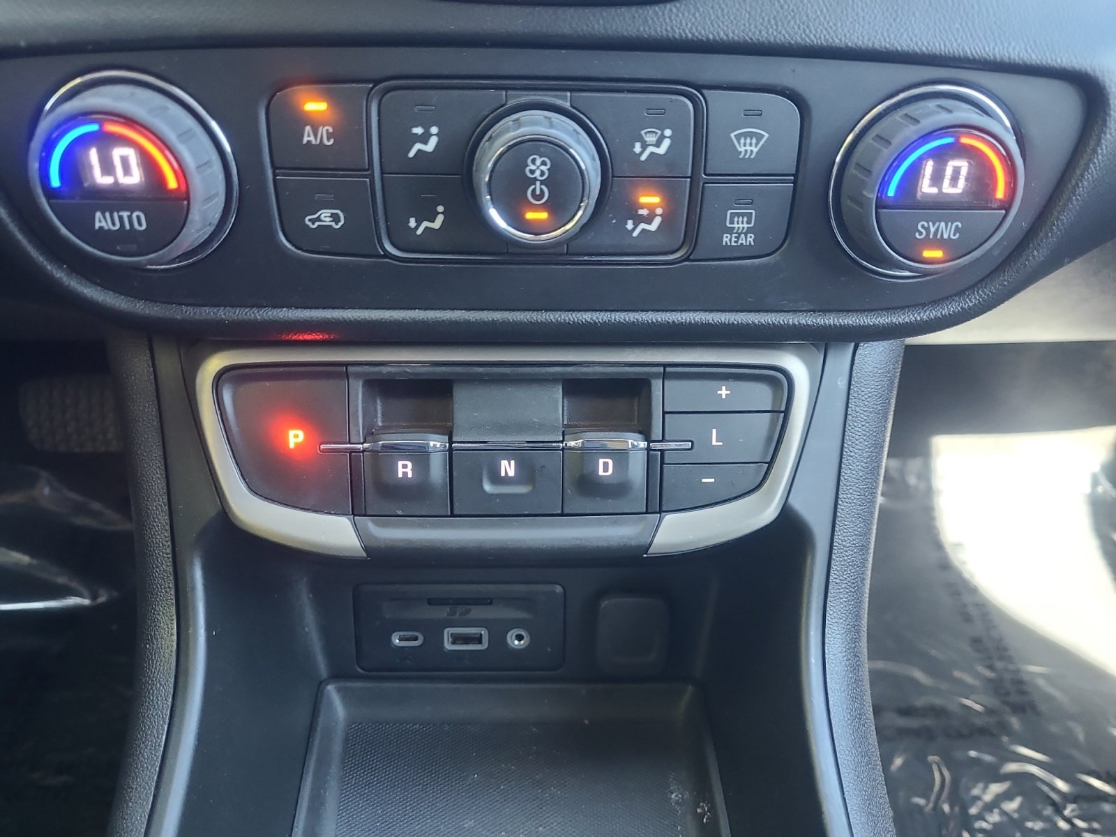 Used 2022 GMC Terrain Denali w/ Denali Premium Package AWD/4WD image 31