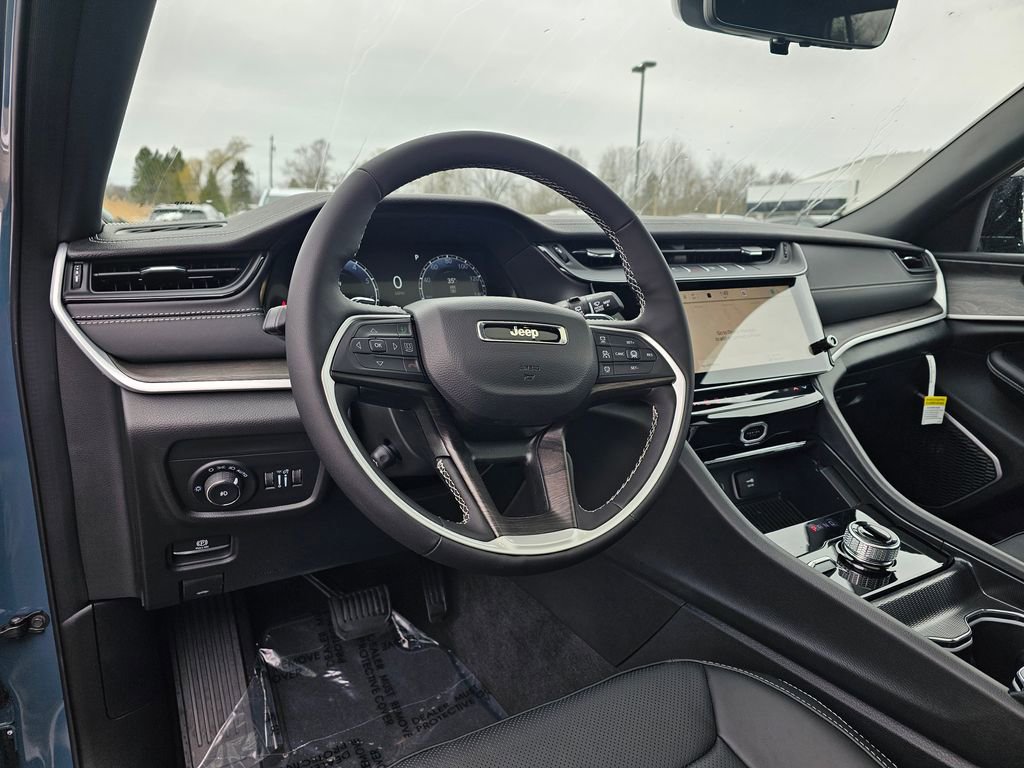 New 2026 Jeep Grand Cherokee L Limited AWD/4WD image 13