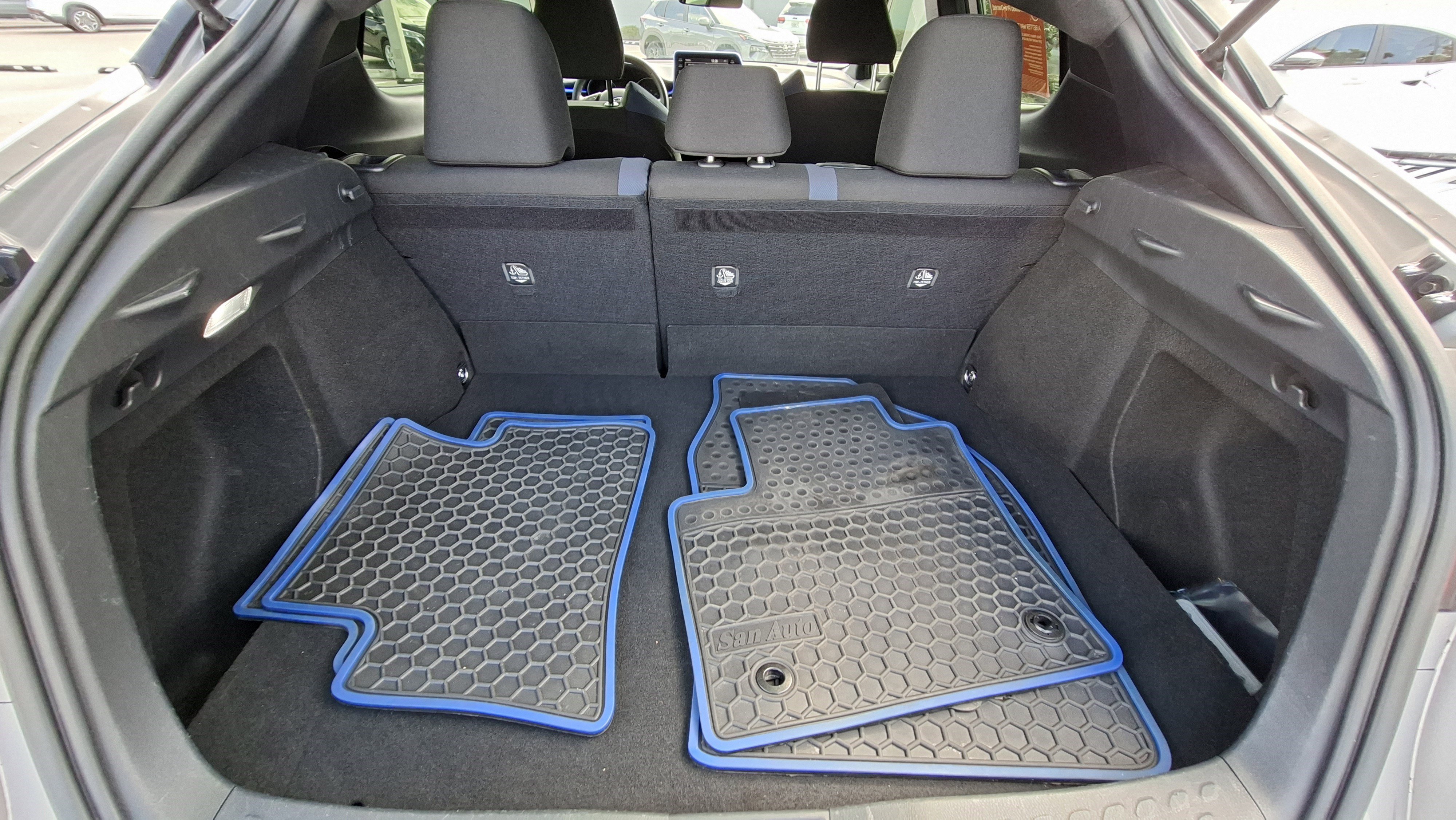 Used 2020 Toyota C-HR XLE image 21