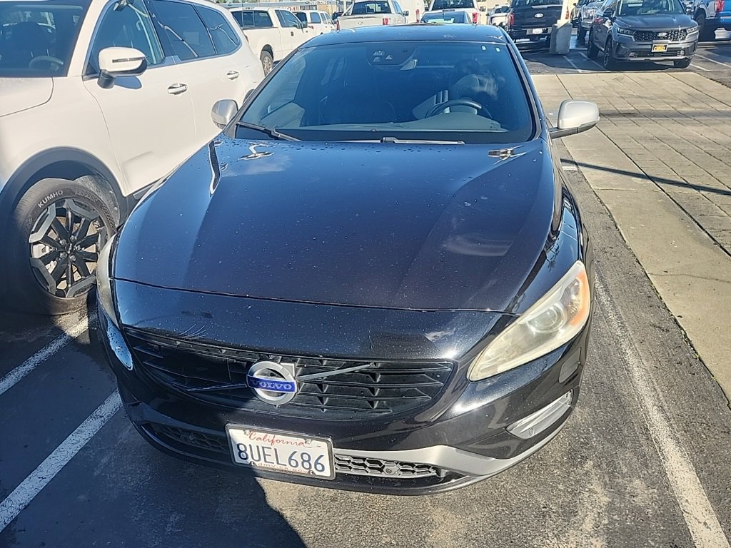 Used 2016 Volvo S60 T6 R-Design Platinum image 2