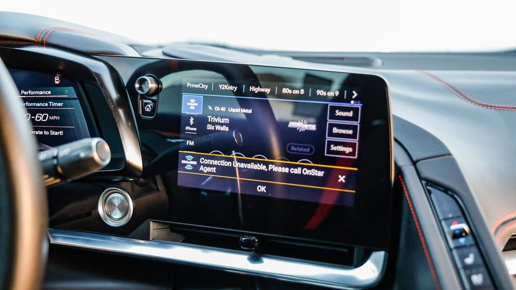 Used 2021 Chevrolet Corvette Stingray Premium Cpe w/ Z51 Performance Package image 17