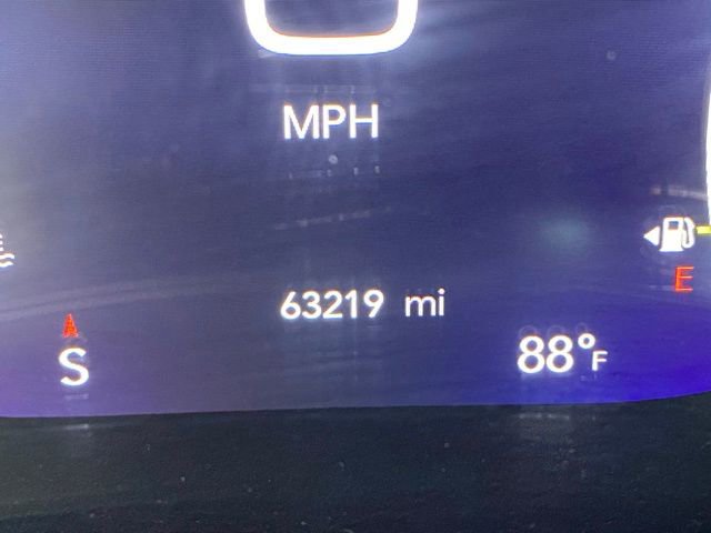 Used 2023 Chrysler Pacifica Touring-L image 29