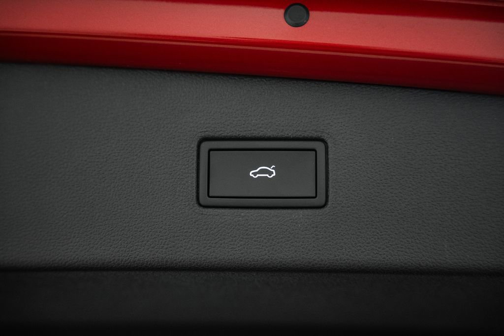 Used 2024 Volkswagen Tiguan SE R-Line image 10