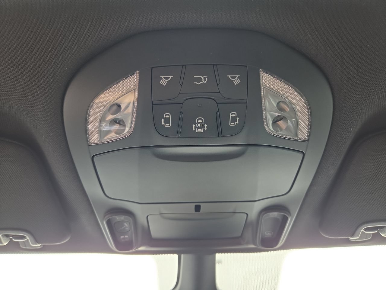 New 2027 Chrysler Pacifica Select w/ Family Tech Group FWD image 23