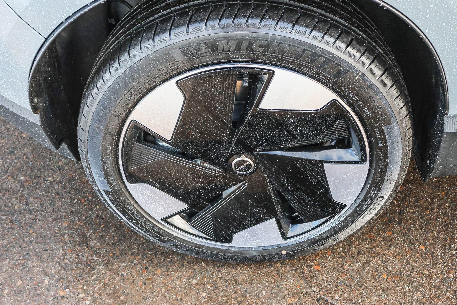 New 2026 Volvo EX30 Plus w/ Climate Package image 12