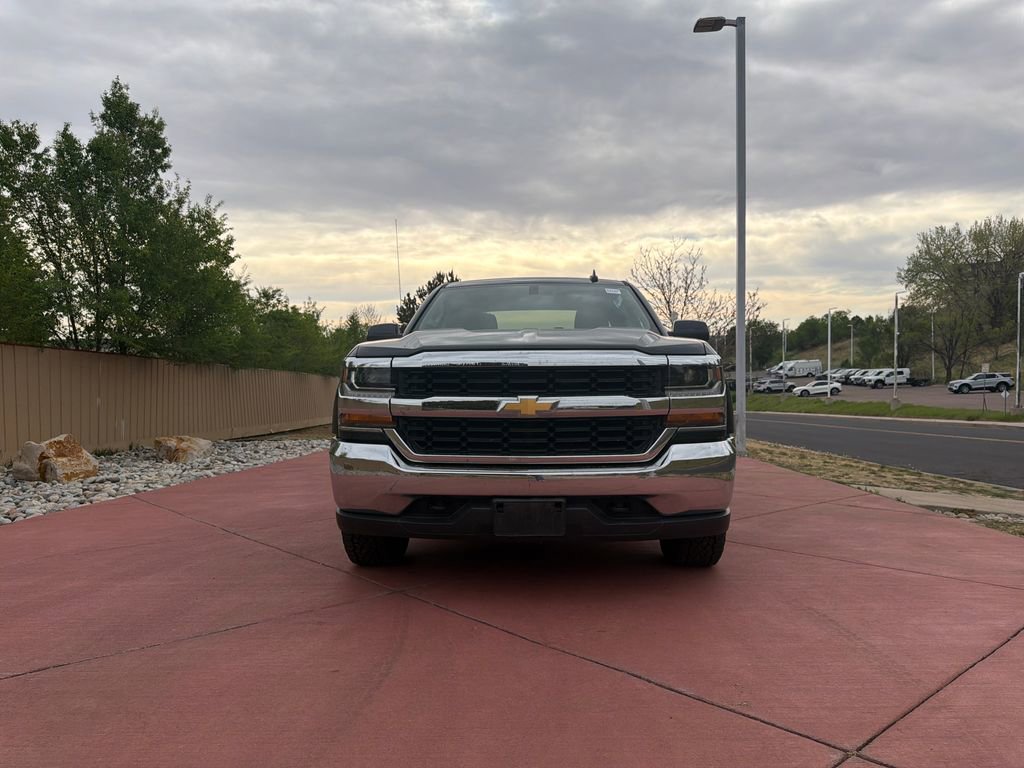 Used 2018 Chevrolet Silverado 1500 LT AWD/4WD image 2