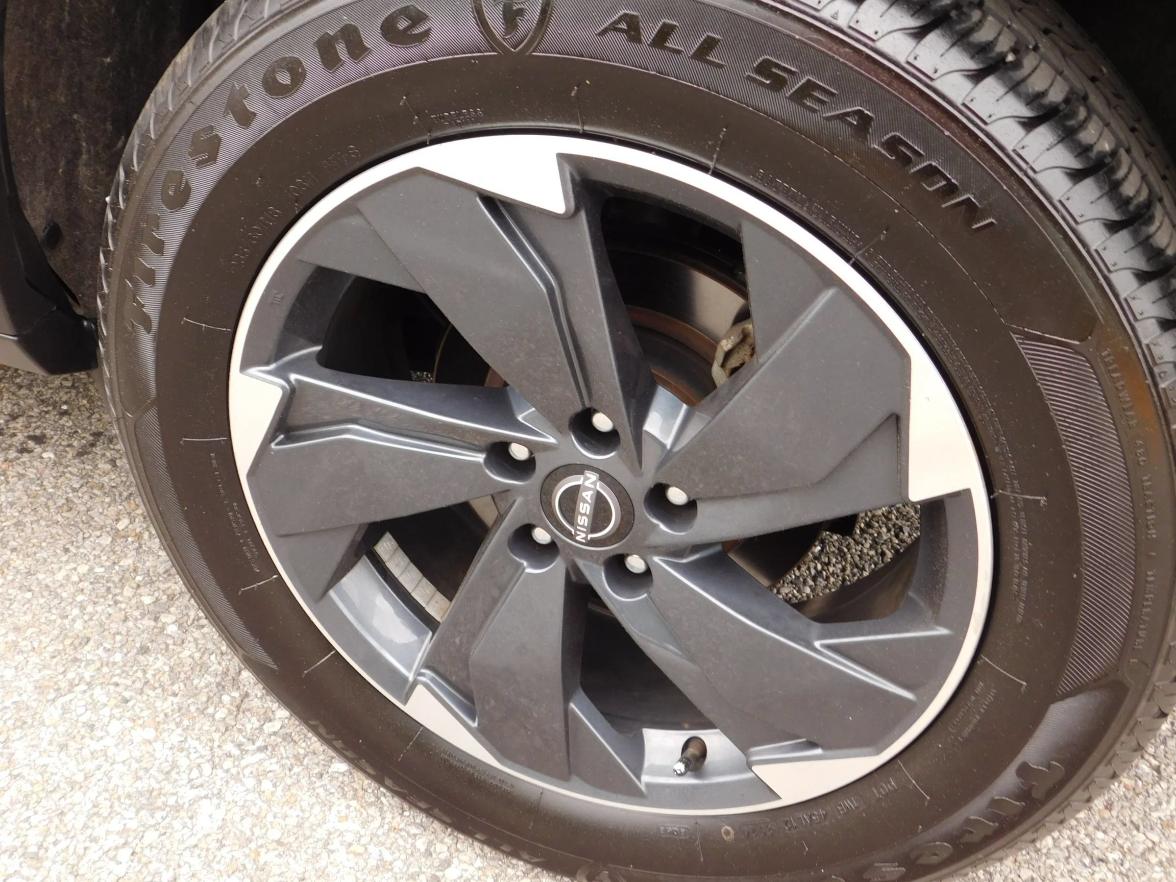 Used 2024 Nissan Rogue SV AWD/4WD image 7