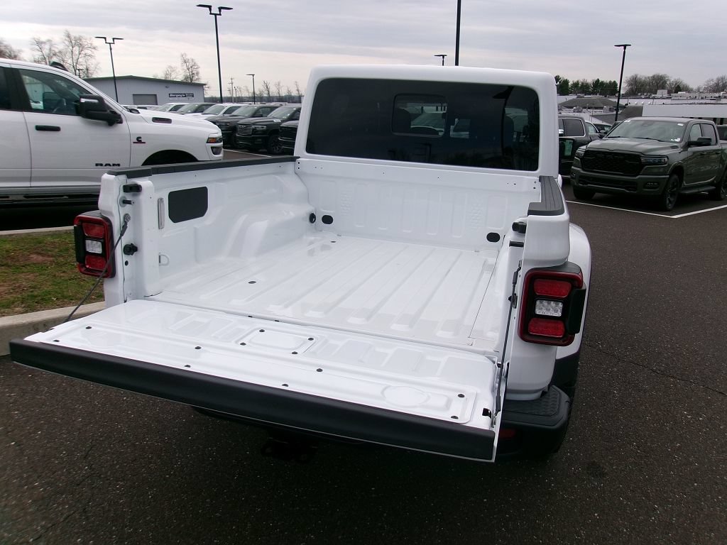 New 2026 Jeep Gladiator Mojave AWD/4WD image 14