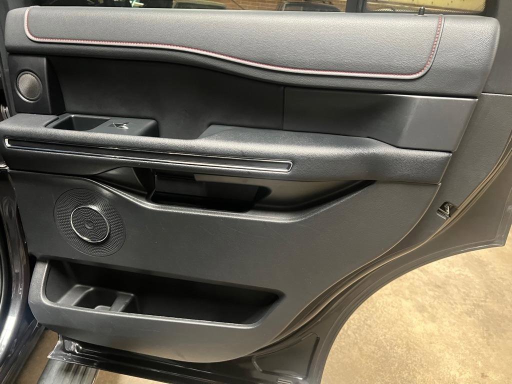 Used 2023 Ford Expedition Limited AWD/4WD image 28