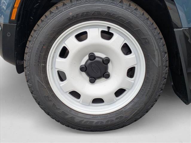 New 2025 Land Rover Defender 110 S image 10