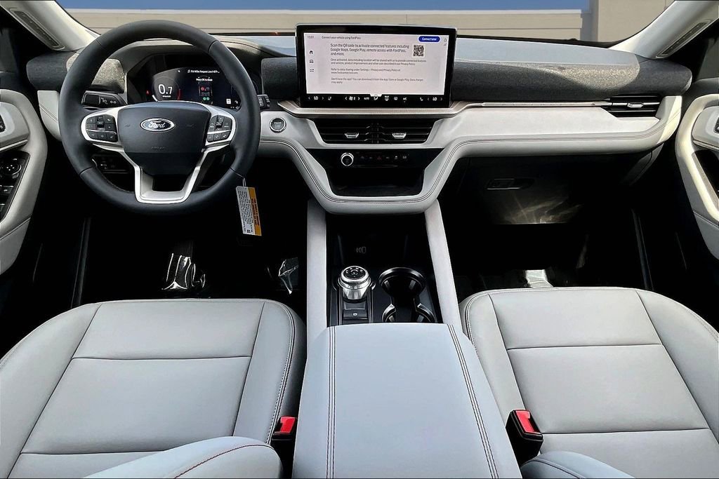 New 2026 Ford Explorer Active RWD image 5