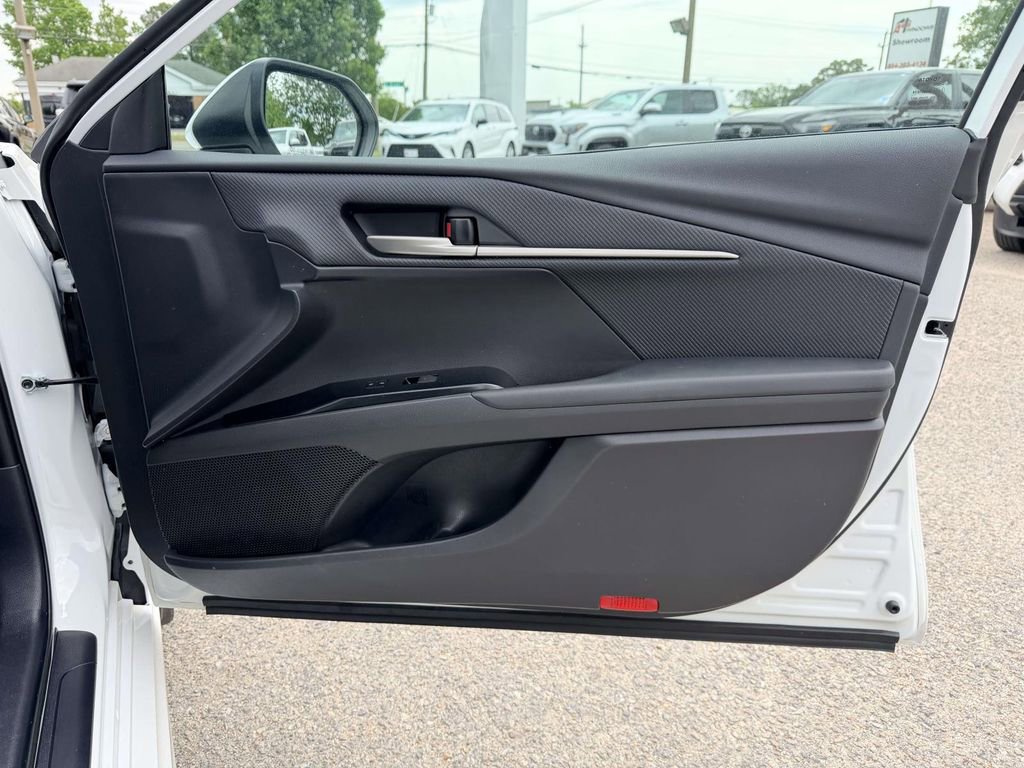 Certified 2025 Toyota Camry SE w/ Convenience Package FWD image 12