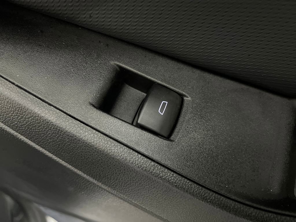 Used 2025 Chevrolet Equinox LT image 21