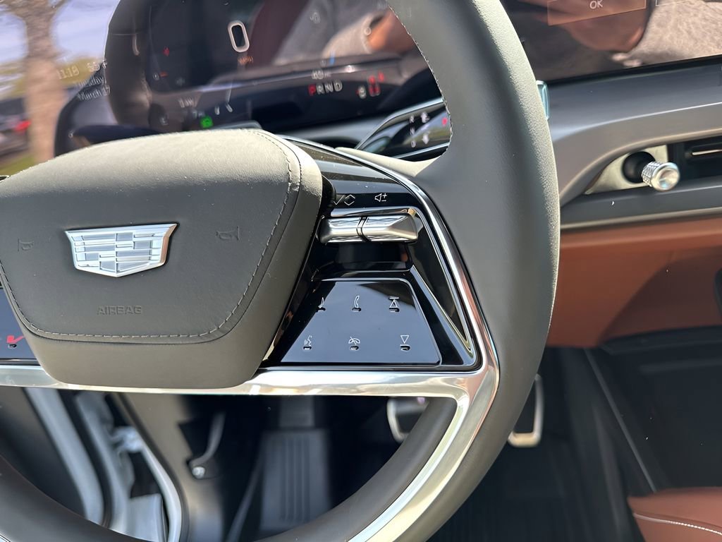 New 2026 Cadillac Vistiq Platinum w/ LPO, Floor Liner Package image 33