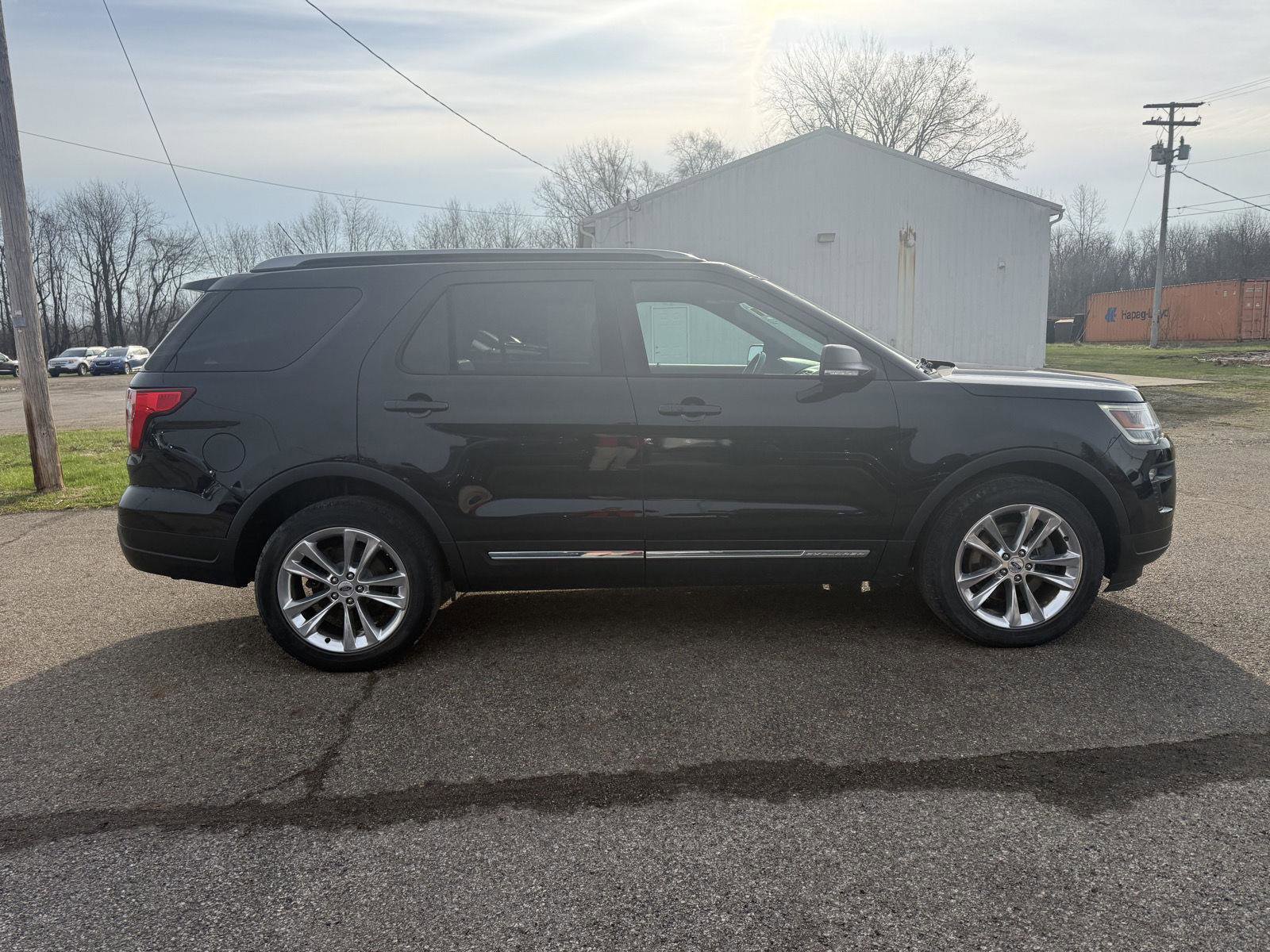 Used 2019 Ford Explorer XLT w/ Equipment Group 202A image 6