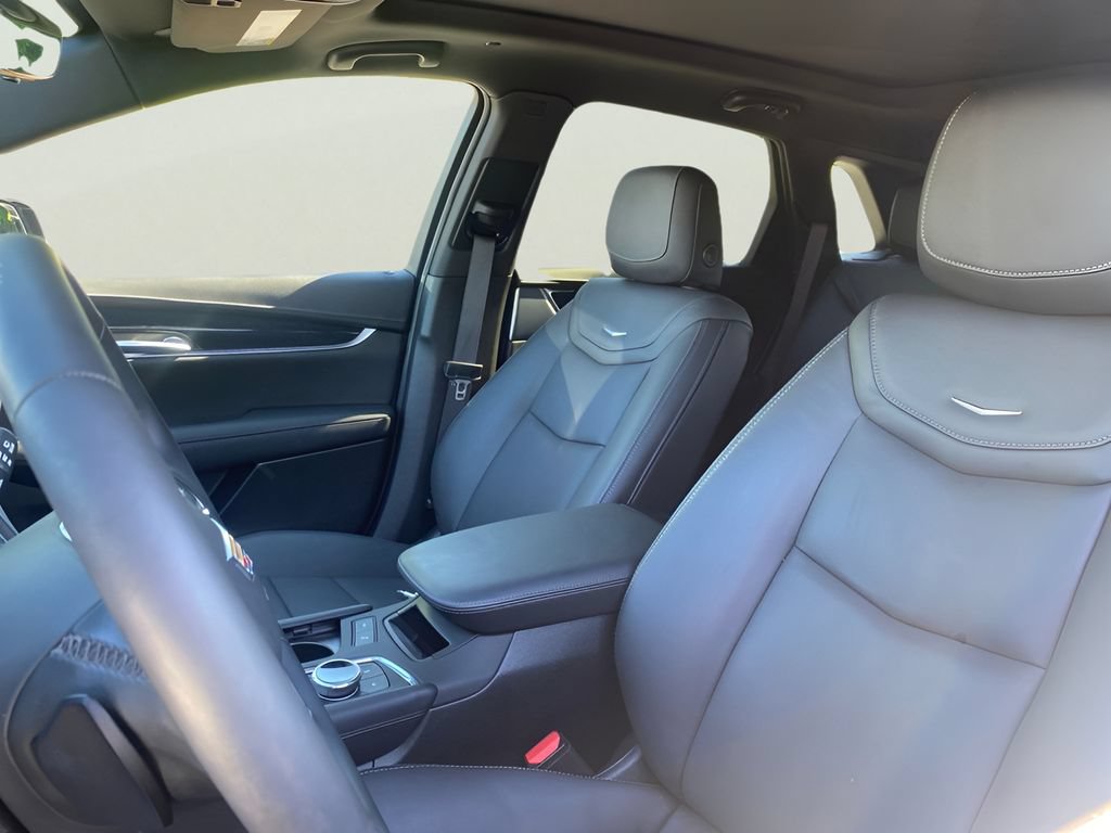 Used 2025 Cadillac XT5 Premium Luxury w/ Technology Package AWD/4WD image 14