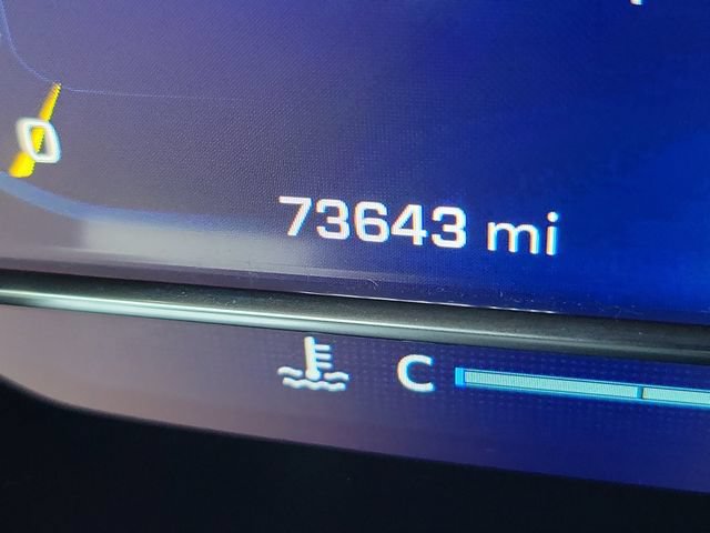 Used 2022 Chevrolet Suburban LT RWD image 23