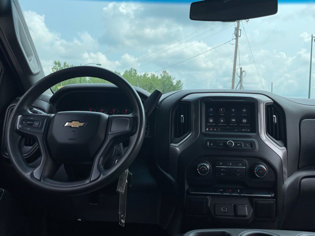 Used 2020 Chevrolet Silverado 1500 Custom w/ Custom Value Package AWD/4WD image 17