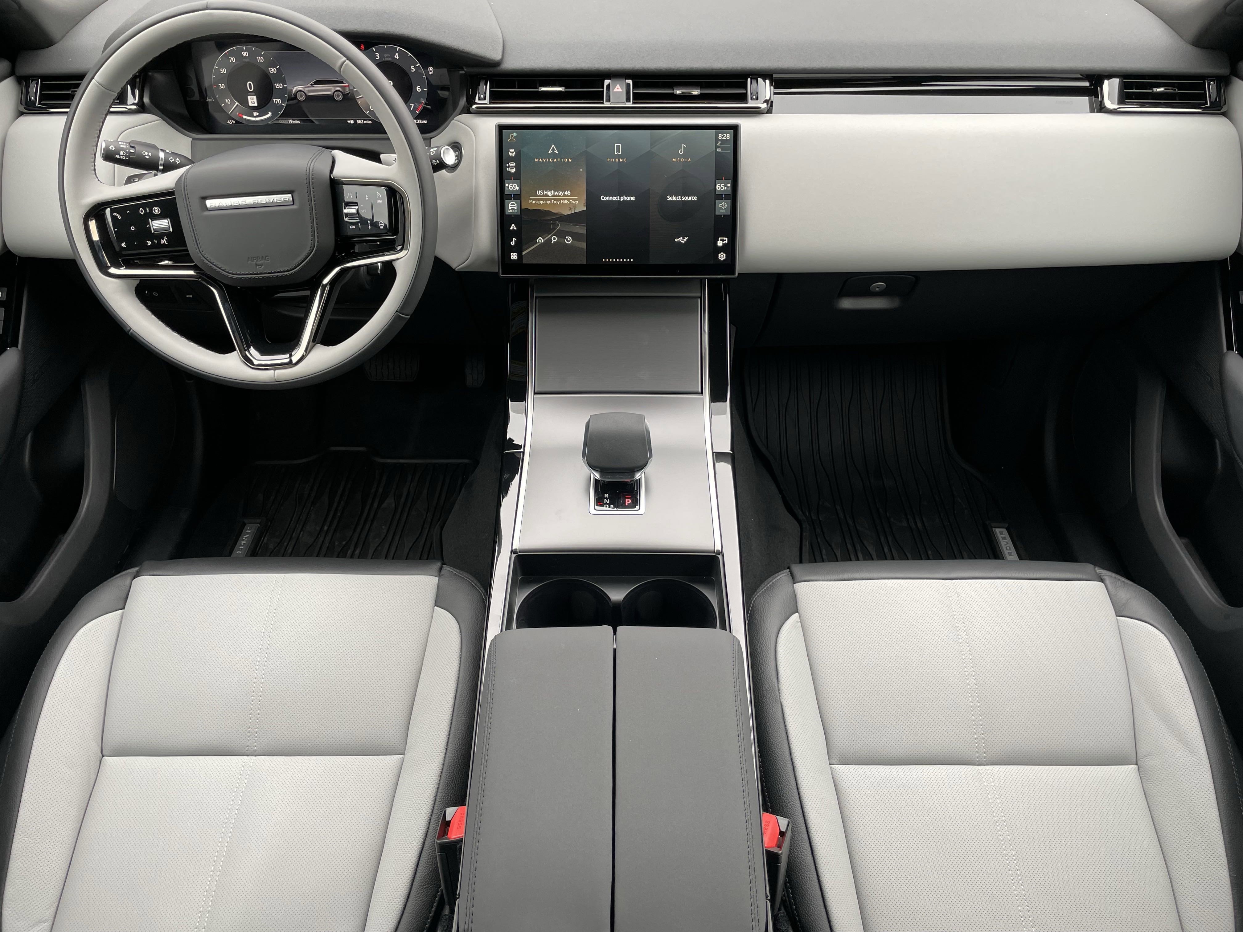New 2026 Land Rover Range Rover Velar Dynamic SE image 16