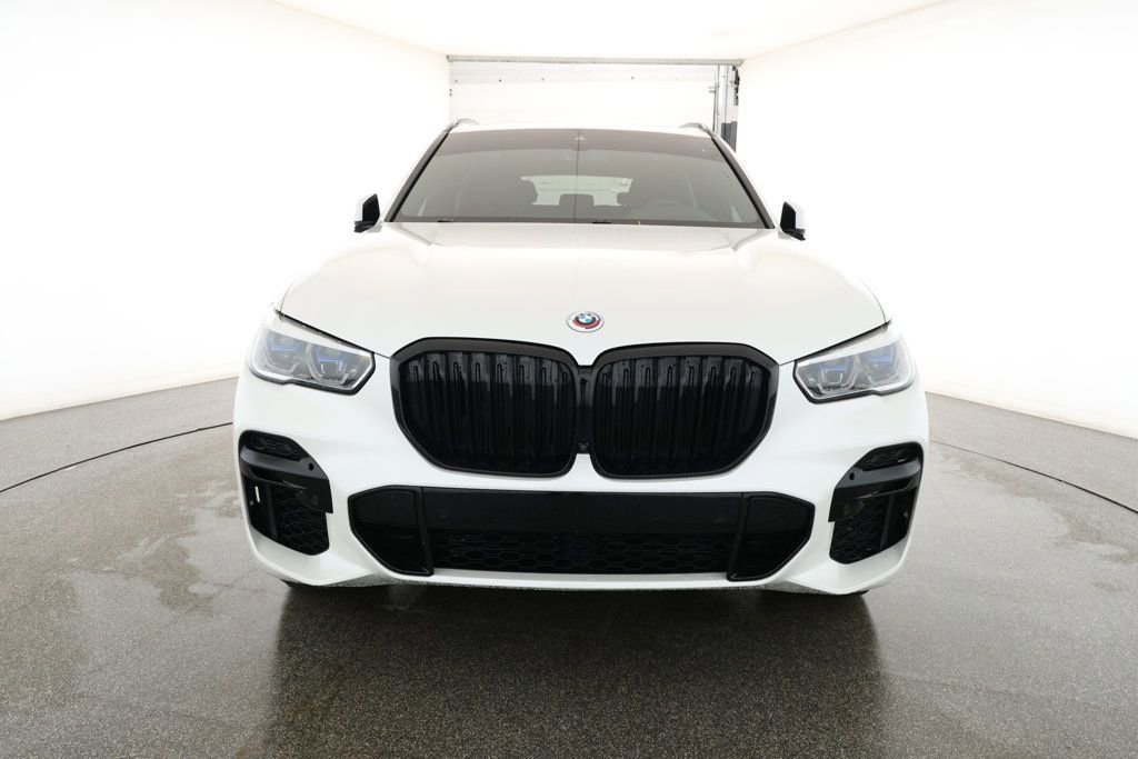 Used 2022 BMW X5 M50i w/ Executive Package image 2