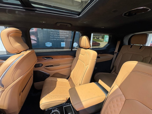Used 2023 Jeep Grand Cherokee L Summit AWD/4WD image 14