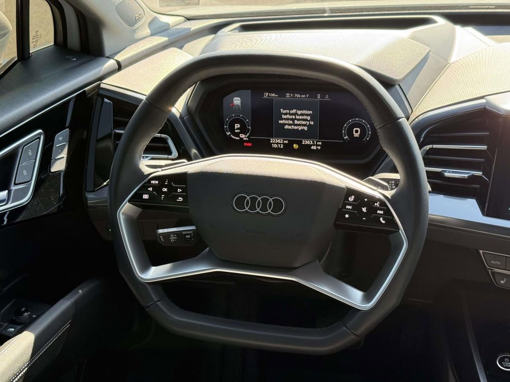 Used 2024 Audi Q4 e-tron Prestige image 9