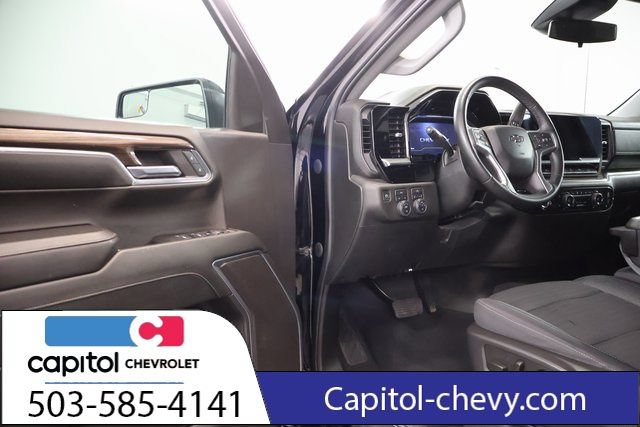 Used 2024 Chevrolet Silverado 1500 RST AWD/4WD image 9