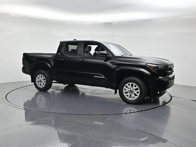 Used 2024 Toyota Tacoma SR5 AWD/4WD image 3