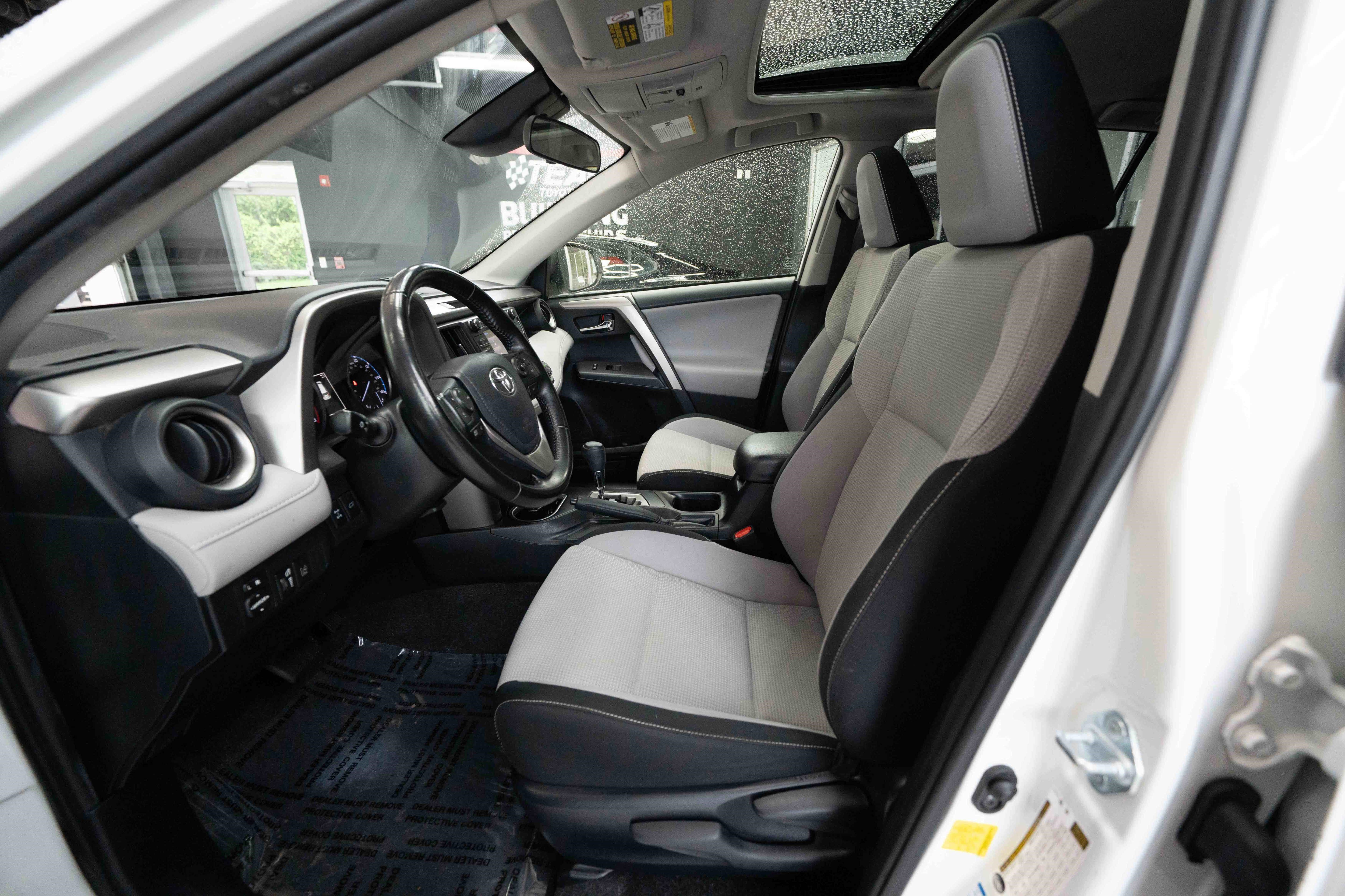 Used 2018 Toyota RAV4 XLE AWD/4WD image 10