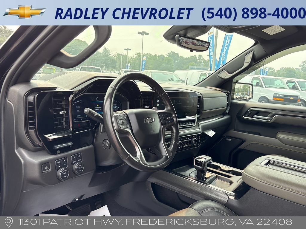Used 2022 Chevrolet Silverado 1500 ZR2 w/ Technology Package AWD/4WD image 4