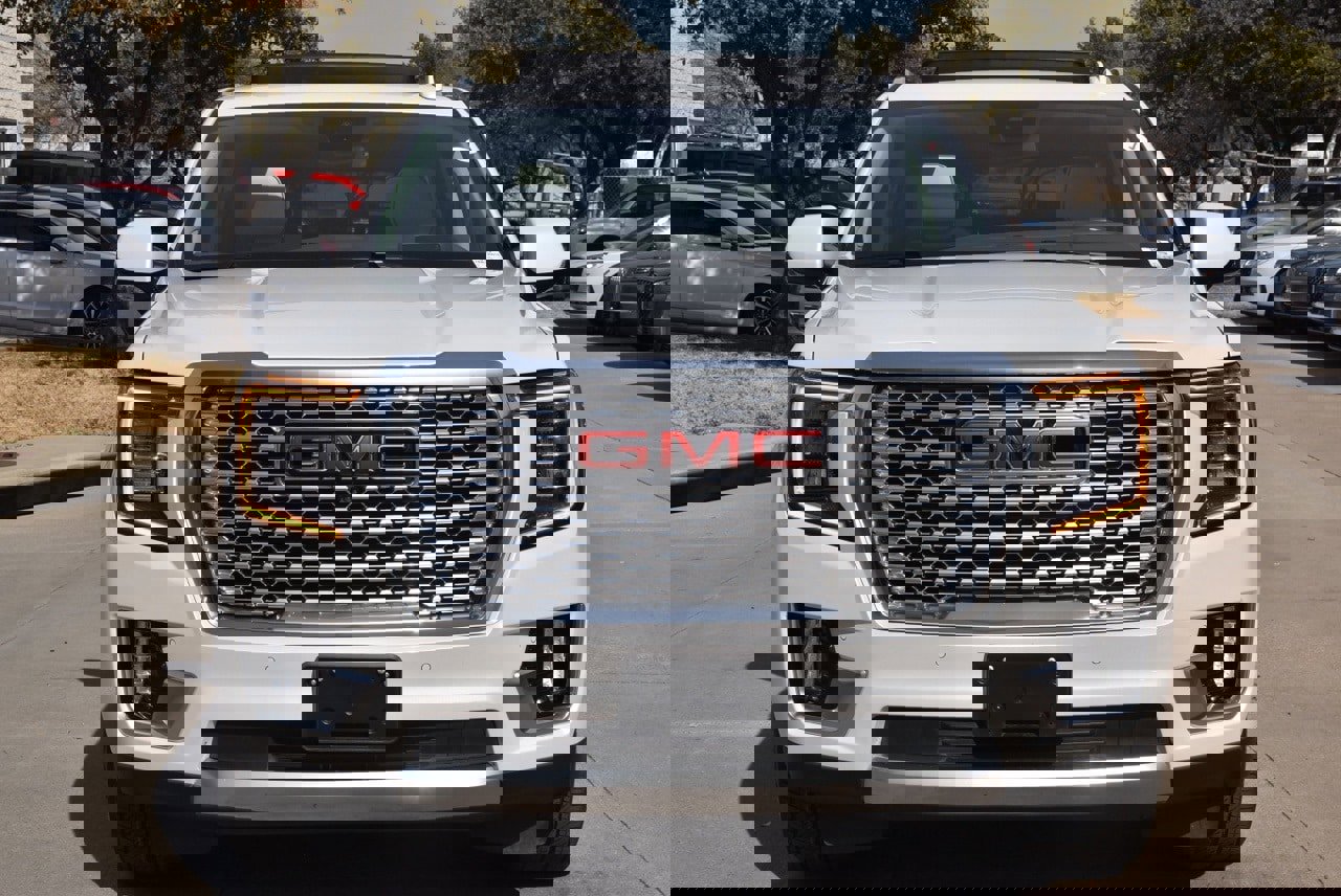 Used 2024 GMC Yukon Denali image 3