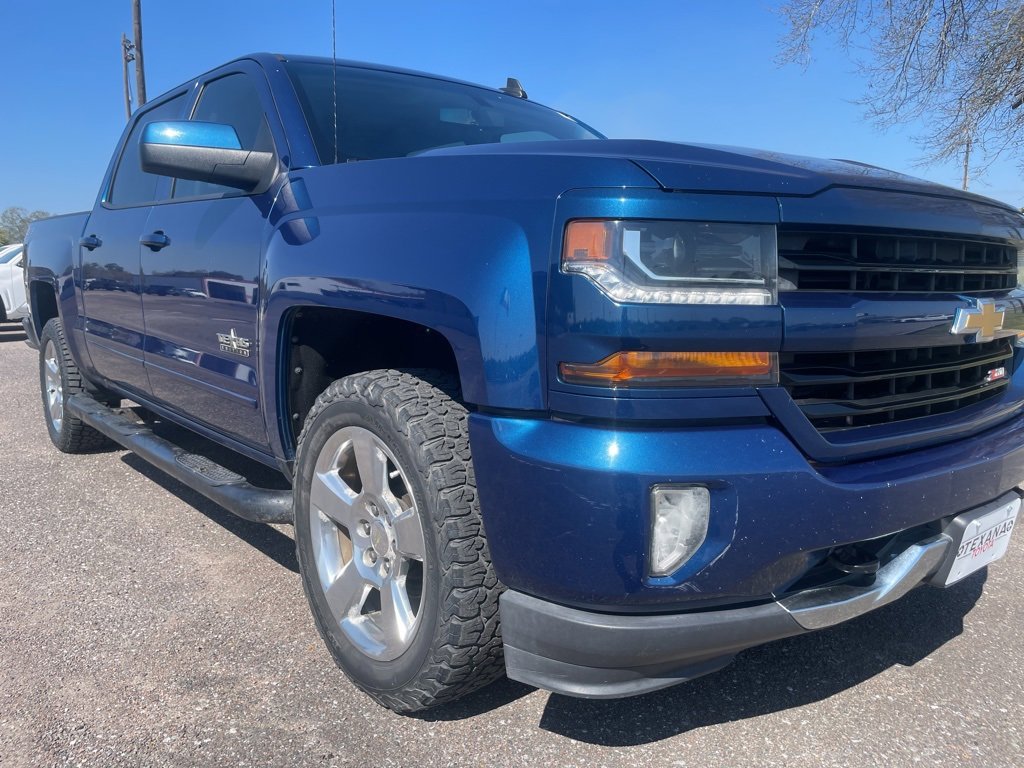 Used 2018 Chevrolet Silverado 1500 LT w/ Texas Edition image 15
