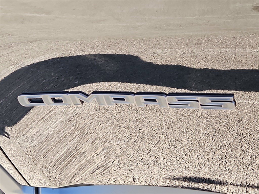 New 2026 Jeep Compass Latitude image 14