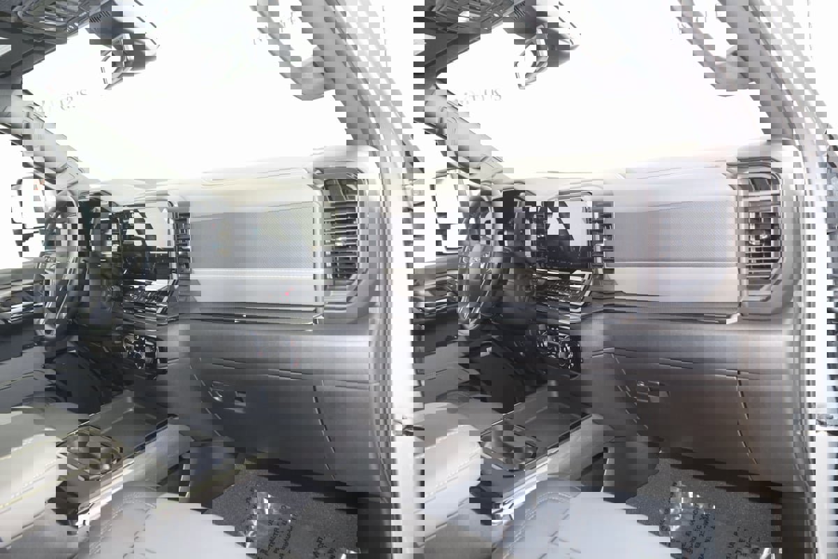 Used 2025 Chevrolet Silverado 2500 ZR2 image 42