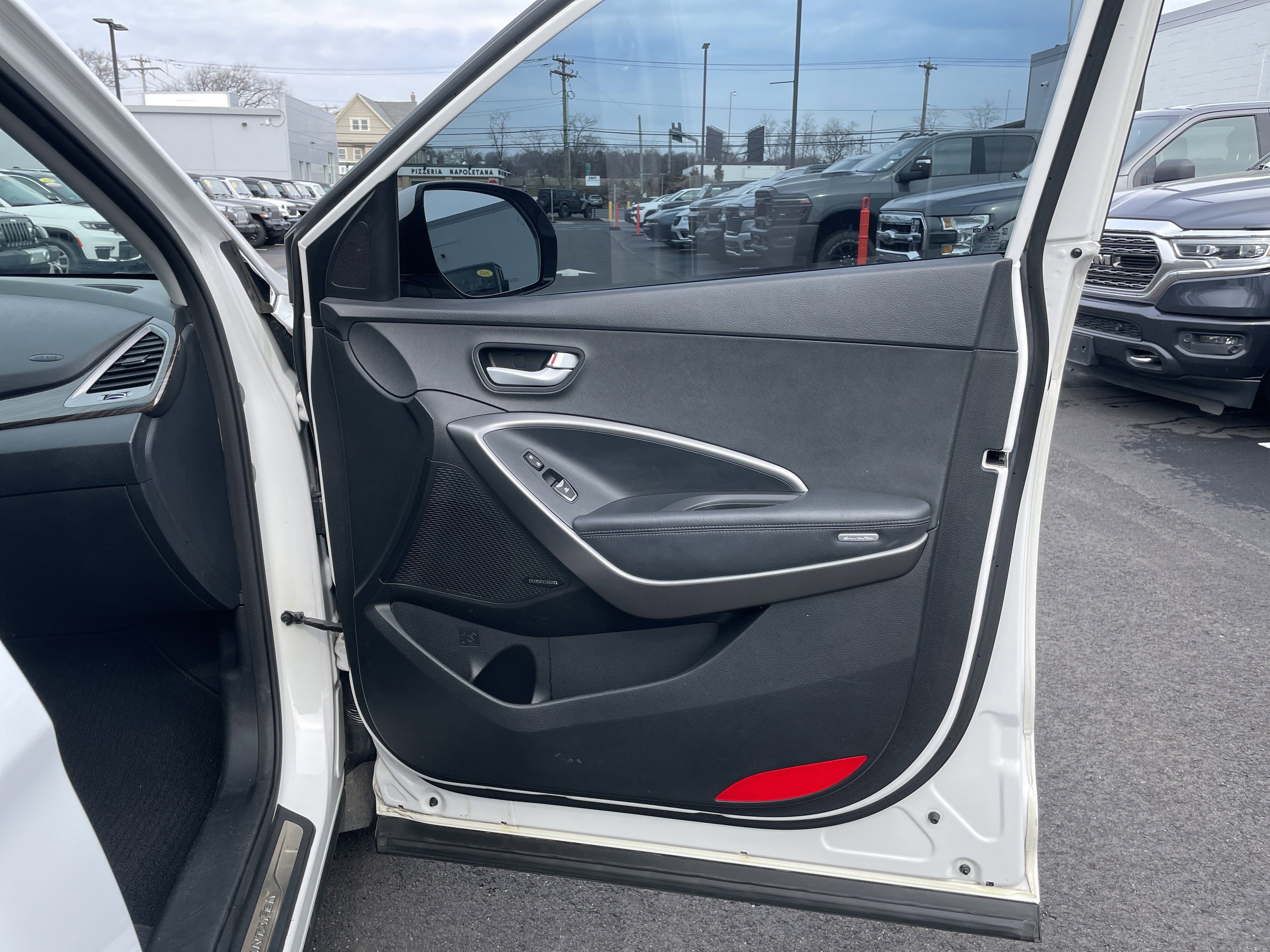 Used 2016 Hyundai Santa Fe SE w/ Option Group 03 image 10