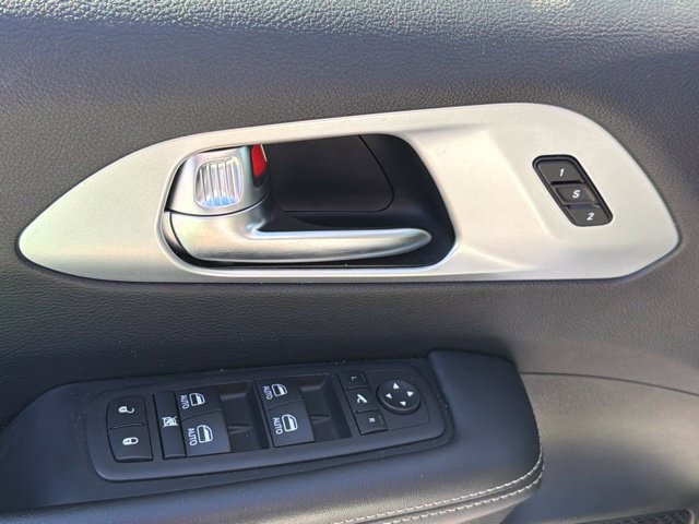 Used 2025 Chrysler Pacifica Limited FWD image 20