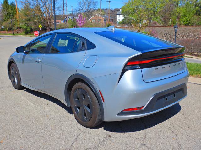 Used 2024 Toyota Prius LE image 6